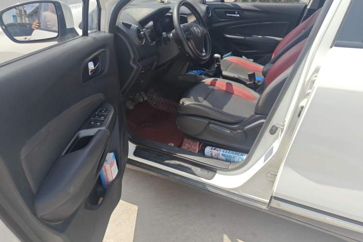Used CHANGAN CS15 2016 1.5L Manual Luxury Edition Interior 3