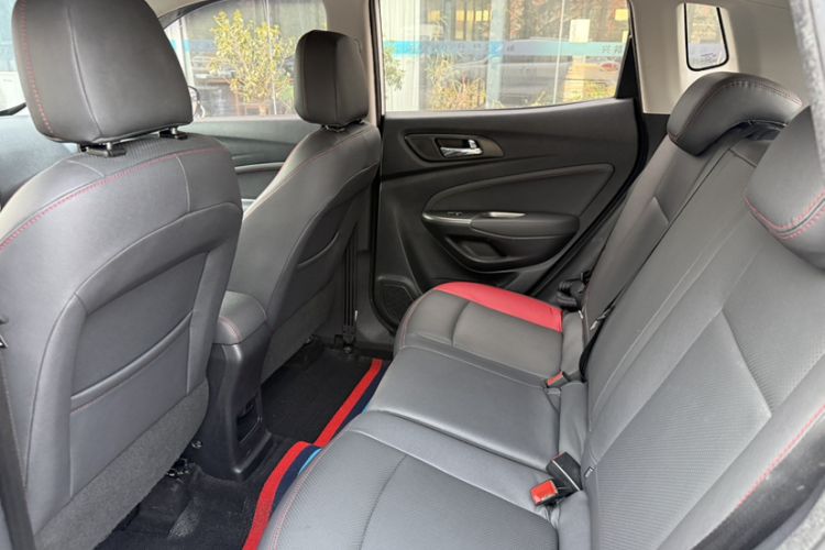 Used CHANGAN CS15 2016 1.5L Manual Fashion Edition Interior 3