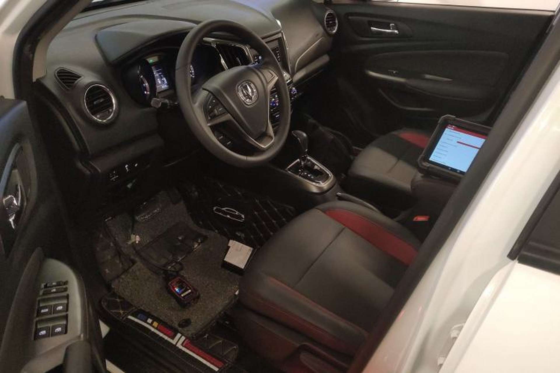 Used CHANGAN CS15 2016 1.5L Automatic Fashion Edition Interior 3
