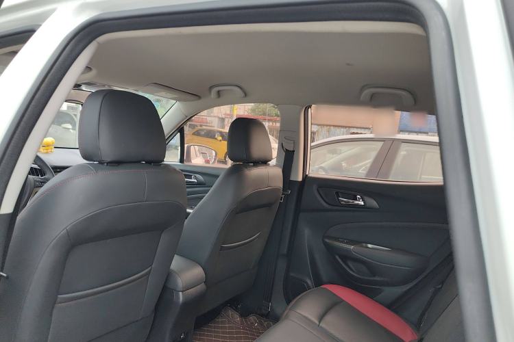Used CHANGAN CS15 2016 1.5L Automatic Luxury Edition Interior 4