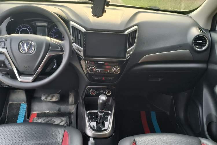 Used CHANGAN CS15 2016 1.5L Automatic Fashion Edition Interior 4
