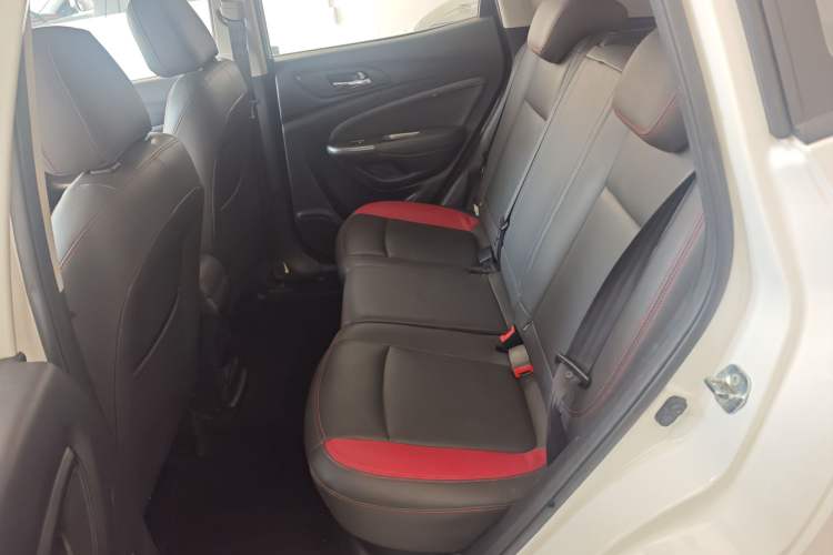 Used CHANGAN CS15 2016 1.5L Manual Fashion Edition Interior 4