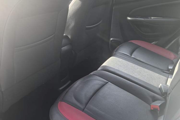 Used CHANGAN CS15 2016 1.5L Automatic Fashion Edition Interior 4
