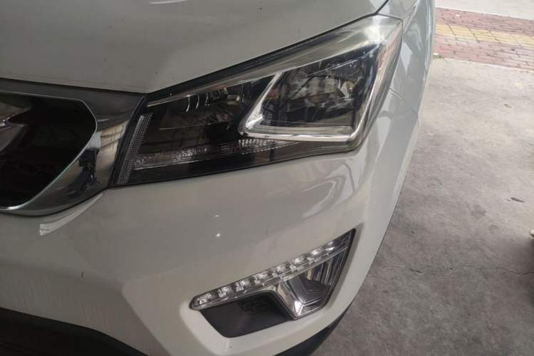 Used CHANGAN CS15 2016 1.5L Manual Luxury Edition Left Front Headlight