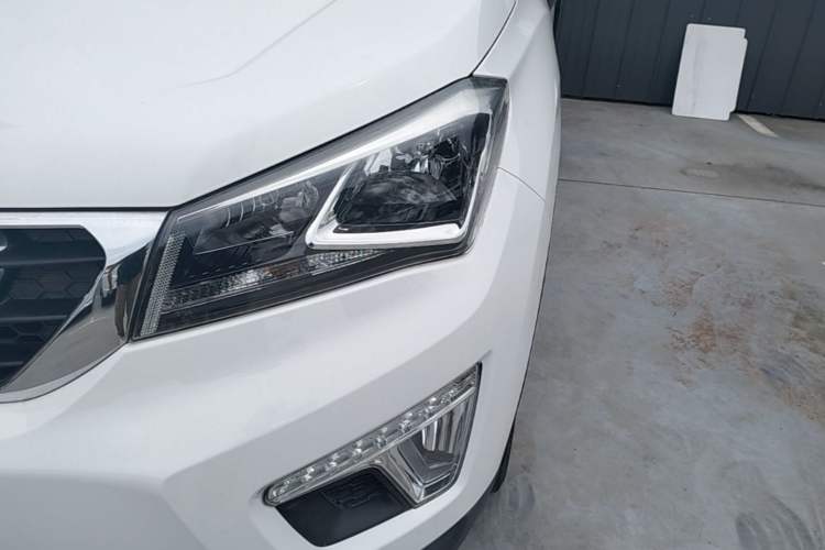 Used CHANGAN CS15 2016 1.5L Manual Luxury Edition Left Front Headlight