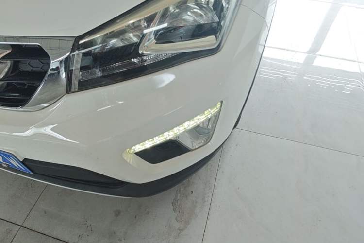 Used CHANGAN CS15 2016 1.5L Automatic Fashion Edition Left Front Headlight
