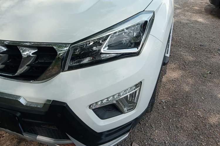 Used CHANGAN CS15 2016 1.5L Automatic Fashion Edition Left Front Headlight