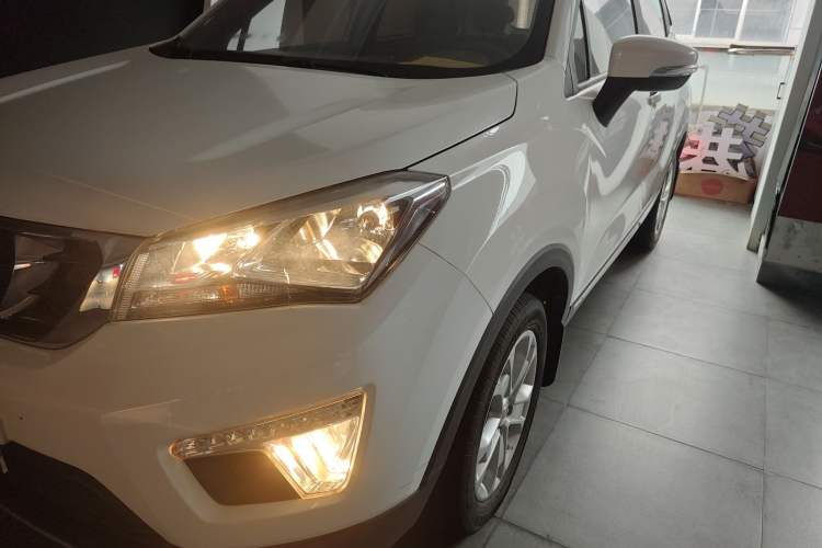 Used CHANGAN CS15 2016 1.5L Manual Fashion Edition Left Front Headlight