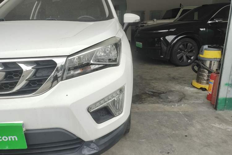 Used CHANGAN CS15 2016 1.5L Manual Fashion Edition Left Front Headlight