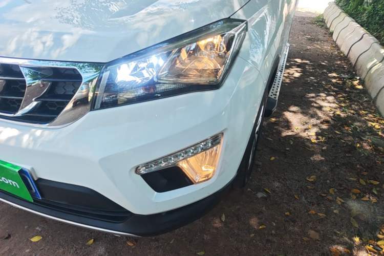 Used CHANGAN CS15 2016 1.5L Automatic Fashion Edition Left Front Headlight