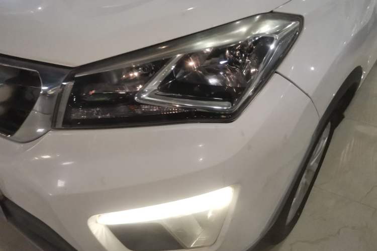 Used CHANGAN CS15 2016 1.5L Manual Luxury Edition Left Front Headlight