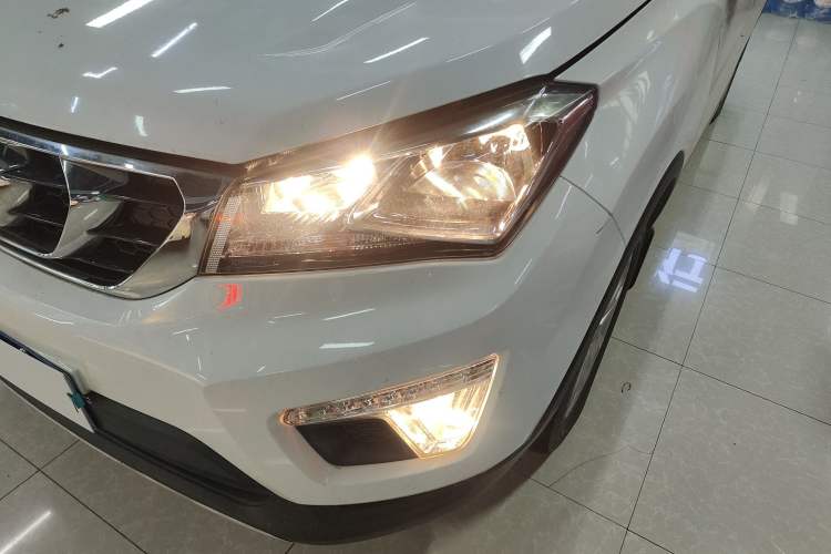 Used CHANGAN CS15 2016 1.5L Automatic Fashion Edition Left Front Headlight