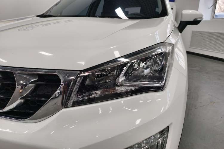 Used CHANGAN CS15 2016 1.5L Automatic Fashion Edition Left Front Headlight