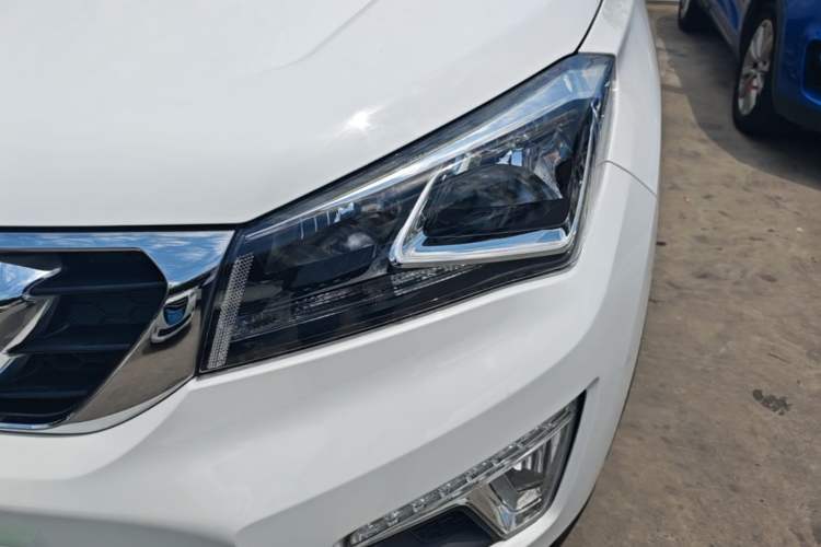 Used CHANGAN CS15 2016 1.5L Manual Luxury Edition Left Front Headlight