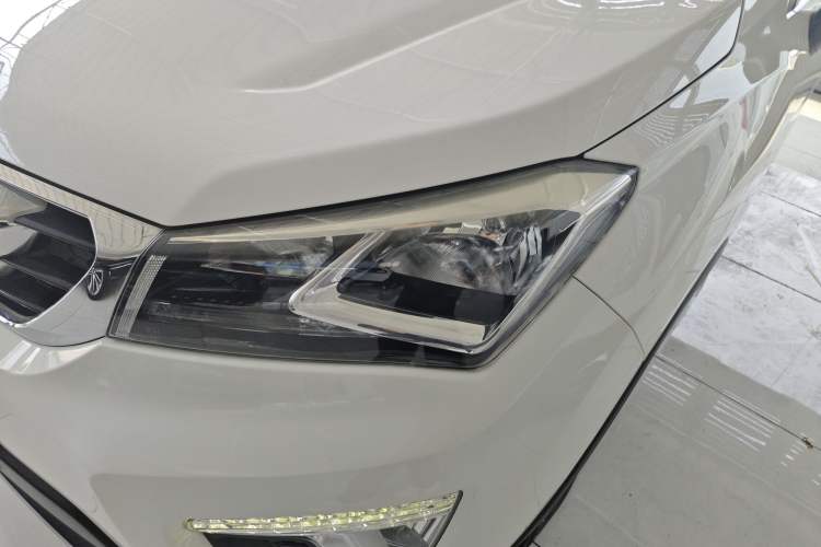 Used CHANGAN CS15 2016 1.5L Automatic Fashion Edition Left Front Headlight