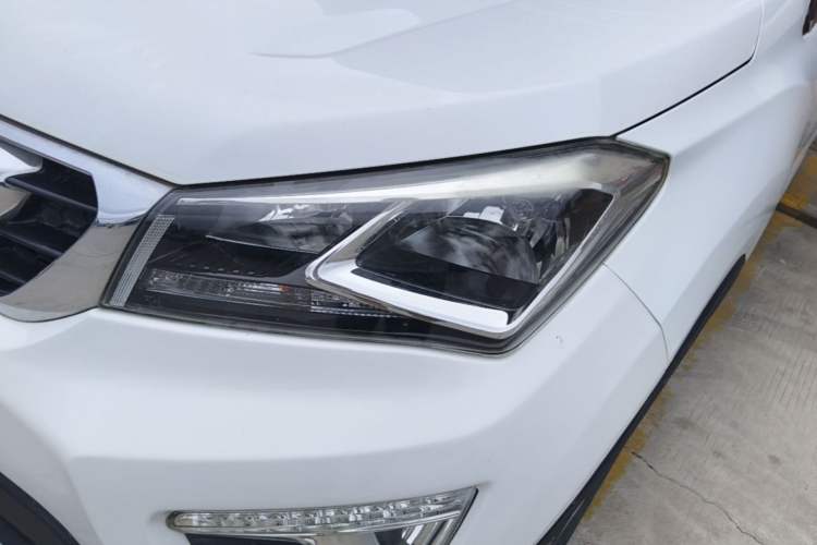 Used CHANGAN CS15 2016 1.5L Manual Luxury Edition Left Front Headlight