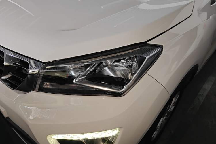 Used CHANGAN CS15 2016 1.5L Automatic Luxury Edition Left Front Headlight
