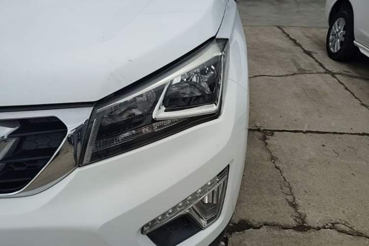 Used CHANGAN CS15 2016 1.5L Automatic Fashion Edition Left Front Headlight