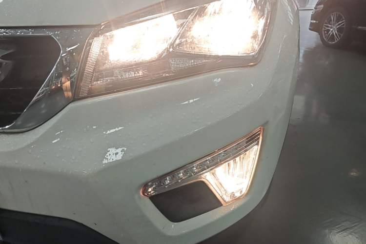 Used CHANGAN CS15 2016 1.5L Automatic Fashion Edition Left Front Headlight