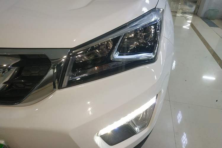 Used CHANGAN CS15 2016 1.5L Manual Luxury Edition Left Front Headlight