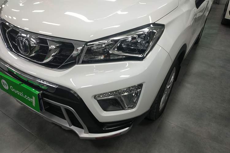 Used CHANGAN CS15 2016 1.5L Manual Fashion Edition Left Front Headlight