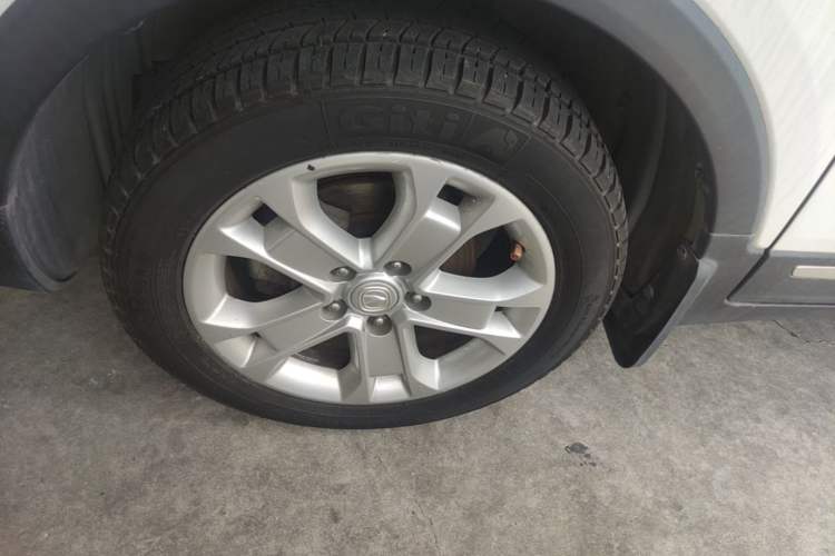 Used CHANGAN CS15 2016 1.5L Manual Luxury Edition Left Front Wheel Hub