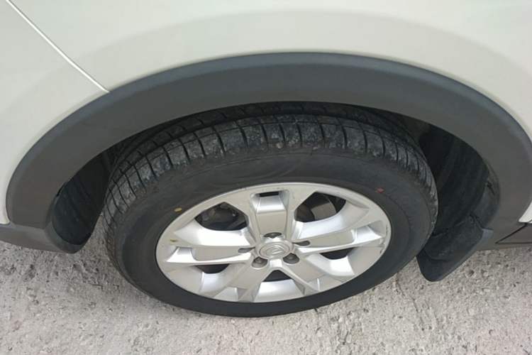 Used CHANGAN CS15 2016 1.5L Manual Luxury Edition Left Front Wheel Hub