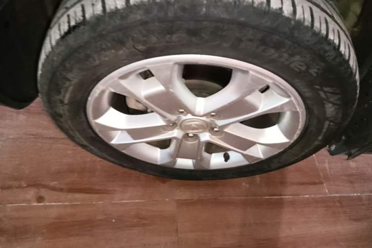 Used CHANGAN CS15 2016 1.5L Manual Luxury Edition Left Front Wheel Hub