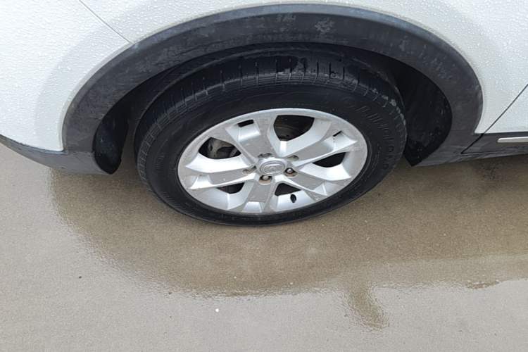 Used CHANGAN CS15 2016 1.5L Manual Fashion Edition Left Front Wheel Hub