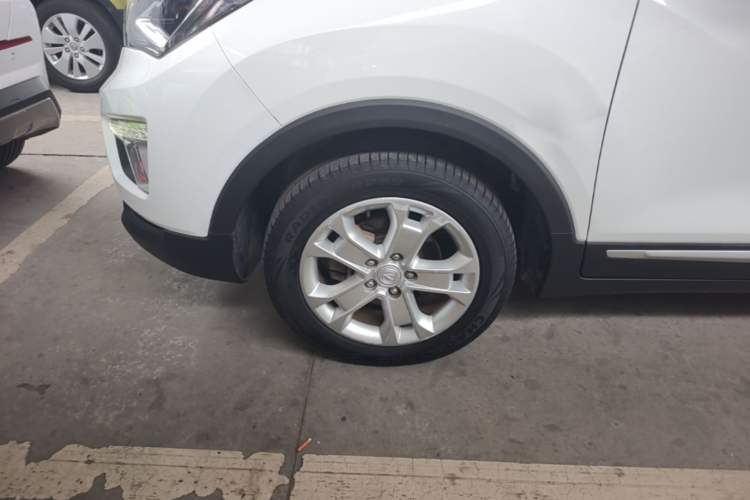 Used CHANGAN CS15 2016 1.5L Manual Fashion Edition Left Front Wheel Hub