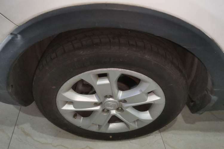 Used CHANGAN CS15 2016 1.5L Manual Luxury Edition Left Front Wheel Hub