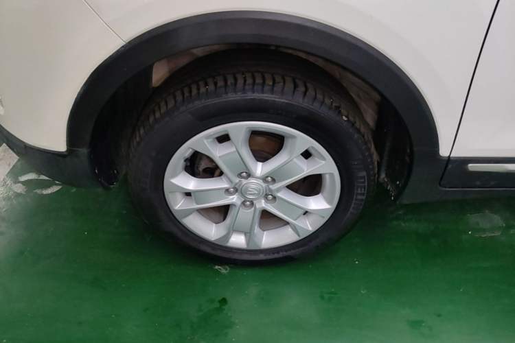 Used CHANGAN CS15 2016 1.5L Manual Luxury Edition Left Front Wheel Hub