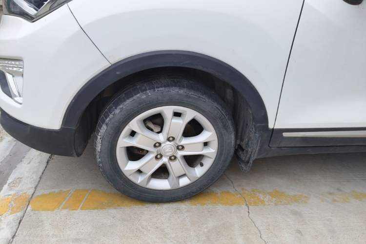 Used CHANGAN CS15 2016 1.5L Manual Luxury Edition Left Front Wheel Hub
