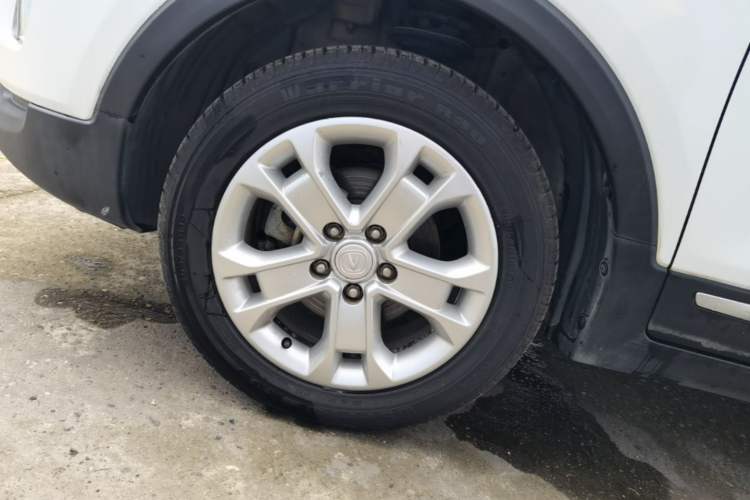 Used CHANGAN CS15 2016 1.5L Manual Fashion Edition Left Front Wheel Hub