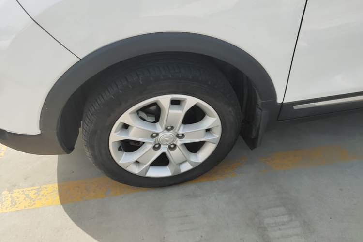 Used CHANGAN CS15 2016 1.5L Manual Fashion Edition Left Front Wheel Hub