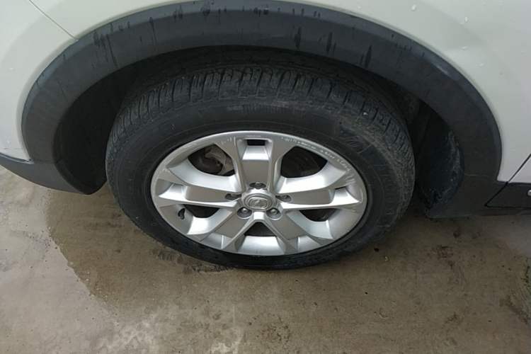Used CHANGAN CS15 2016 1.5L Automatic Fashion Edition Left Front Wheel Hub