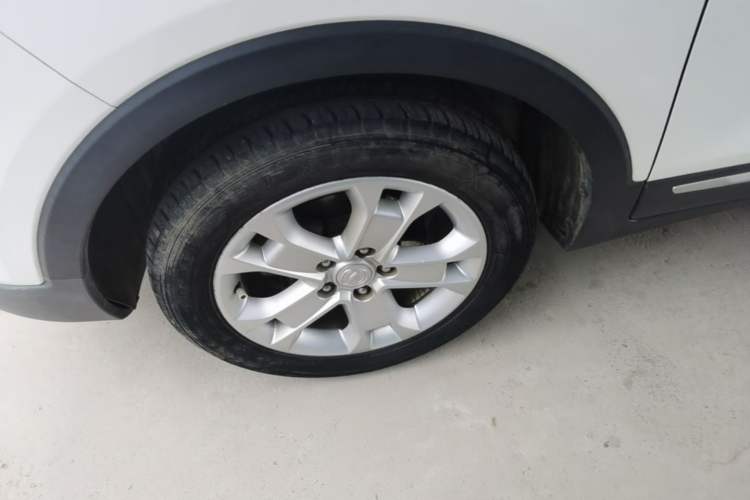 Used CHANGAN CS15 2016 1.5L Automatic Luxury Edition Left Front Wheel Hub