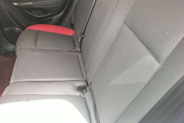 Used CHANGAN CS15 2016 1.5L Automatic Fashion Edition Left Rear Seat