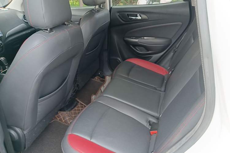Used CHANGAN CS15 2016 1.5L Automatic Fashion Edition Left Rear Seat
