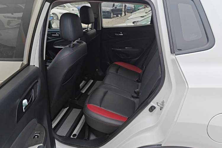 Used CHANGAN CS15 2016 1.5L Automatic Fashion Edition Left Rear Seat