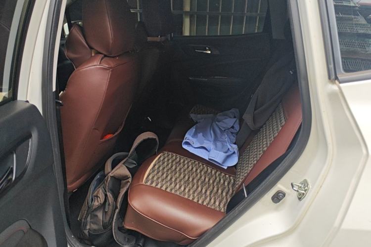 Used CHANGAN CS15 2016 1.5L Automatic Fashion Edition Left Rear Seat