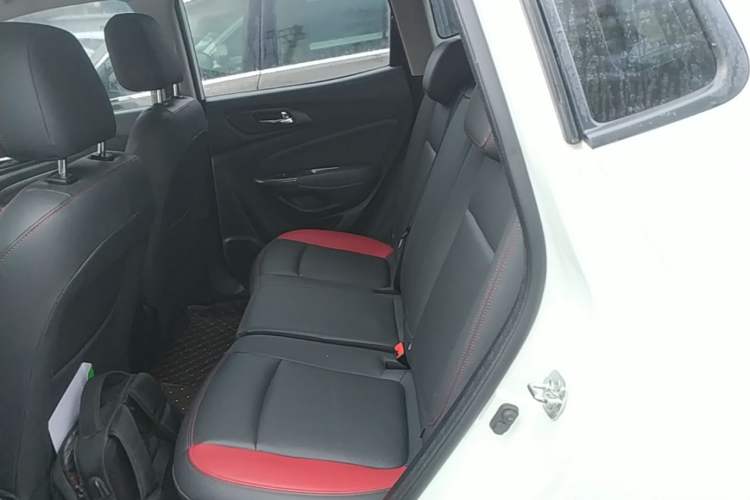 Used CHANGAN CS15 2016 1.5L Automatic Fashion Edition Left Rear Seat