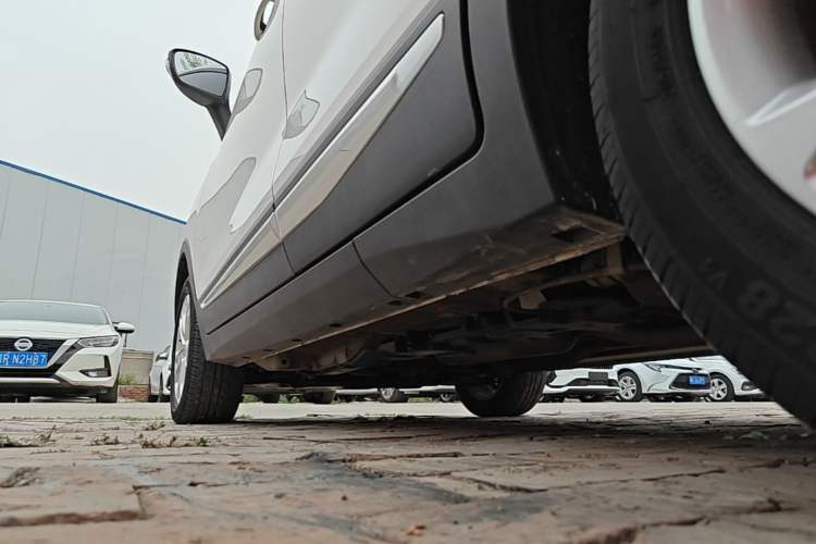 Used CHANGAN CS15 2016 1.5L Automatic Fashion Edition Left Side Sill
