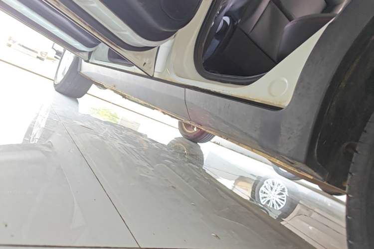 Used CHANGAN CS15 2016 1.5L Automatic Fashion Edition Left Side Sill