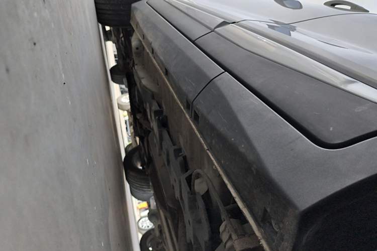 Used CHANGAN CS15 2016 1.5L Manual Luxury Edition Left Side Sill