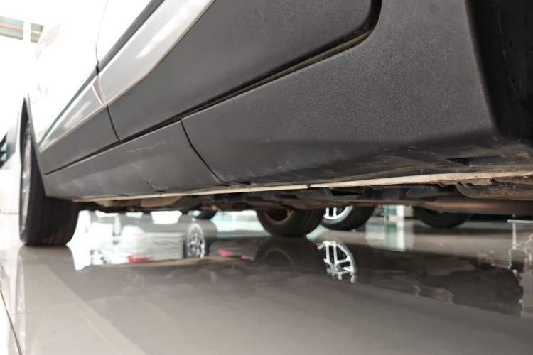 Used CHANGAN CS15 2016 1.5L Manual Fashion Edition Left Side Sill
