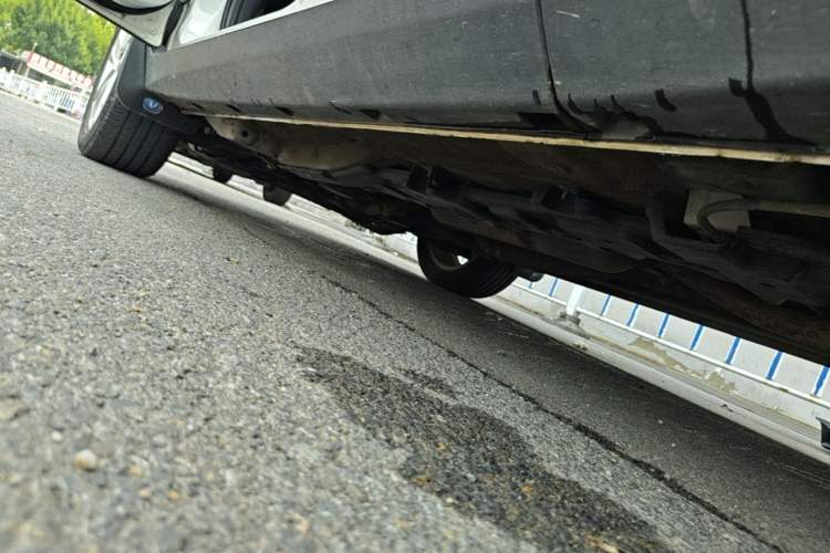 Used CHANGAN CS15 2016 1.5L Automatic Luxury Edition Left Side Sill