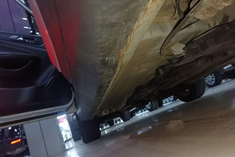 Used CHANGAN CS15 2016 1.5L Automatic Fashion Edition Left Side Sill