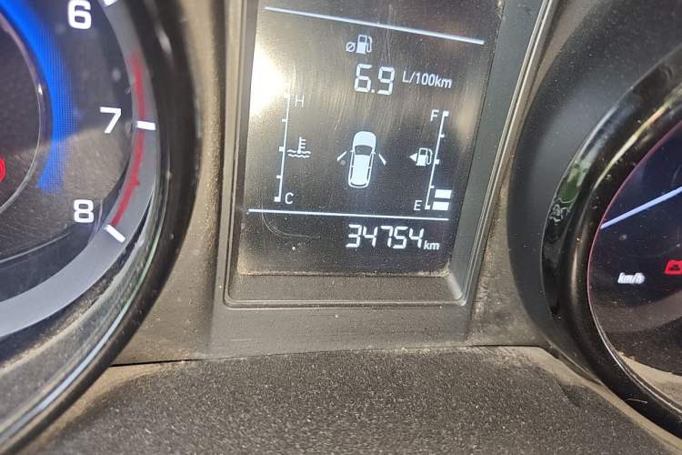 Used CHANGAN CS15 2016 1.5L Manual Fashion Edition Odometer Close Up