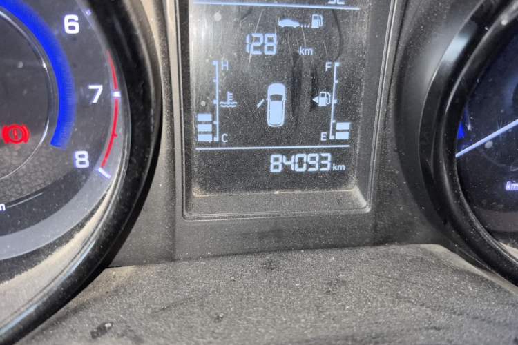 Used CHANGAN CS15 2016 1.5L Manual Luxury Edition Odometer Close Up